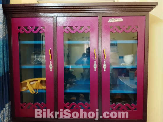 স্টিলের শোকেস